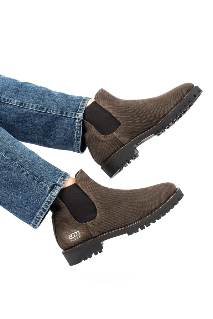 The Crossover Hemp Chelsea for Women in Dark Brown from 8000kicks