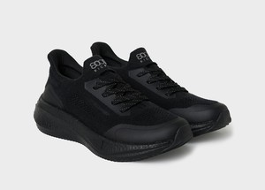 Runners for Women in Full Black from 8000kicks