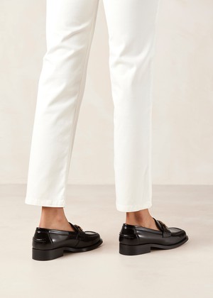Elliot Black Leather Loafers from Alohas