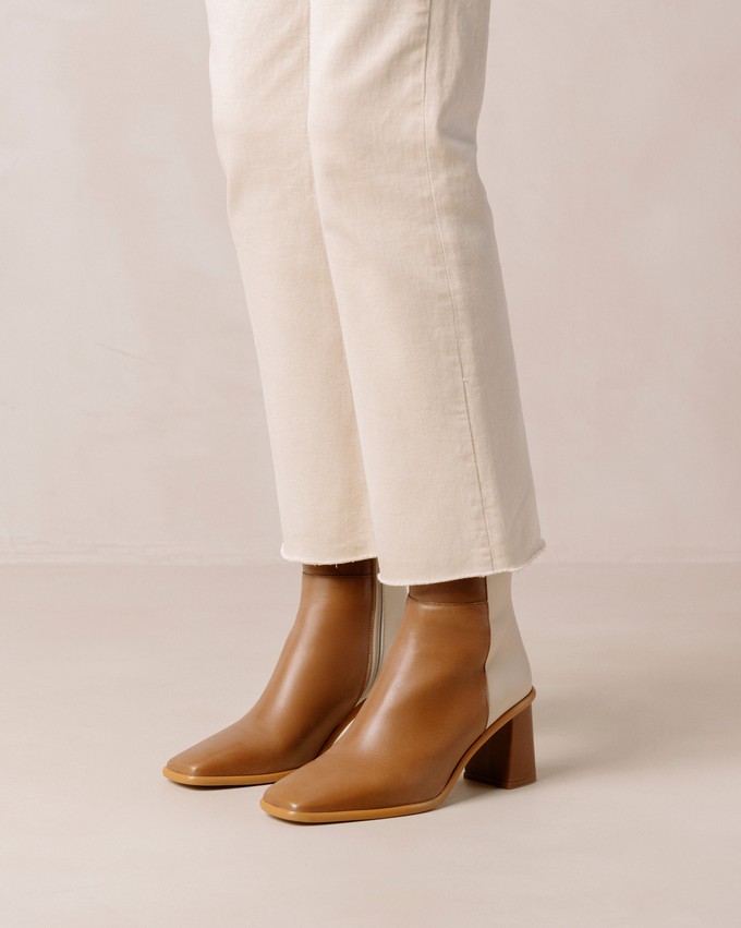 Cream leather outlet ankle boots uk