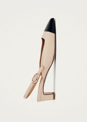 Lindy Bicolor Cream Black Leather Pumps from Alohas