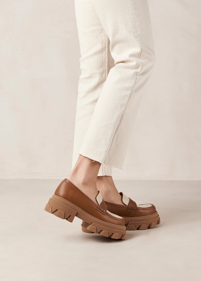 Trailblazer Bicolor Tan Cream Leather Loafers from Alohas