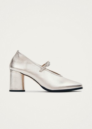 Esha Shimmer Silver Leather Pumps from Alohas