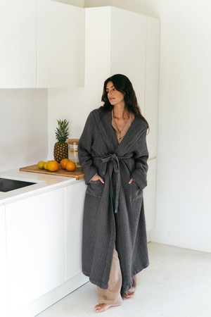 Waffle linen bathrobe SNUGGLE in Charcoal from AmourLinen