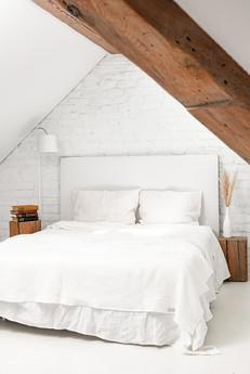 Linen waffle blanket in White via AmourLinen