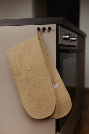 Linen double-oven mitt in Mustard from AmourLinen