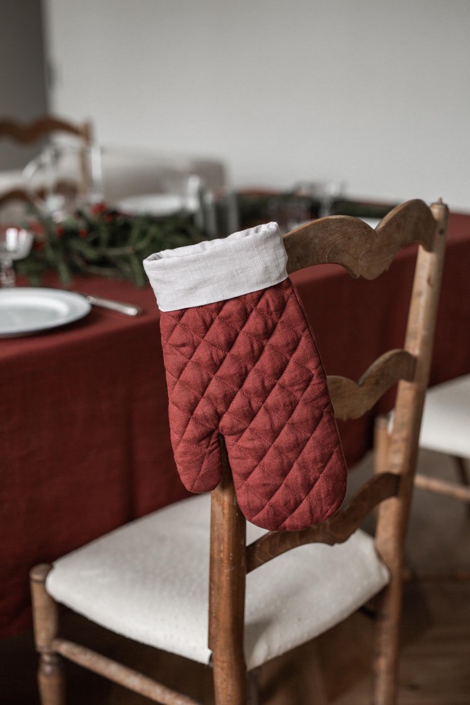 Linen Christmas oven mitt from AmourLinen