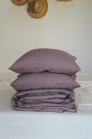 Linen bedding set in Dusty Lavender from AmourLinen