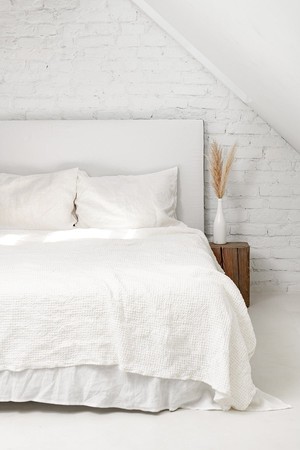 Linen waffle blanket in White from AmourLinen