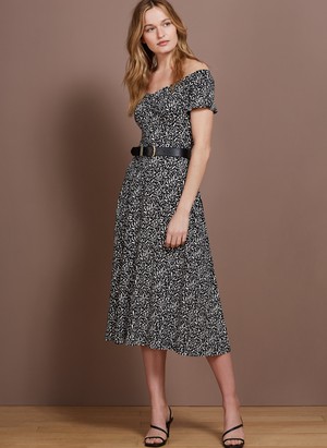 Neesha Midi Dress from Baukjen