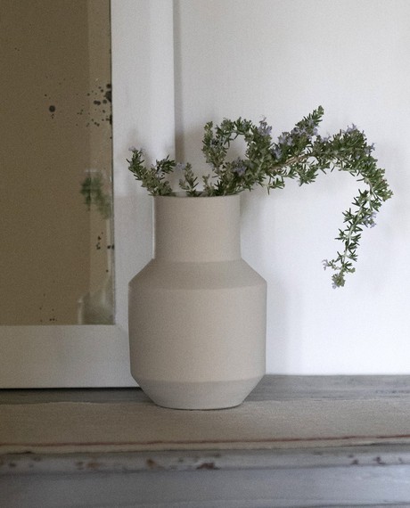 Sado-Ocactuu Vase in Sand from Beaumont Organic