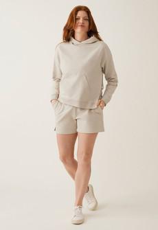 Maternity sweatshorts - Light Beige via Boob Design