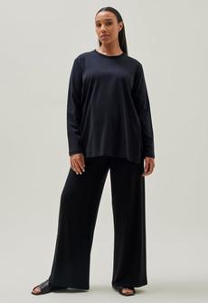 Long-sleeved maternity t-shirt - Black via Boob Design