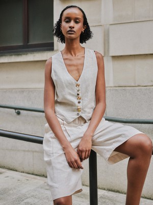 Beau Linen Bermuda Shorts in Beige from Fanfare Label