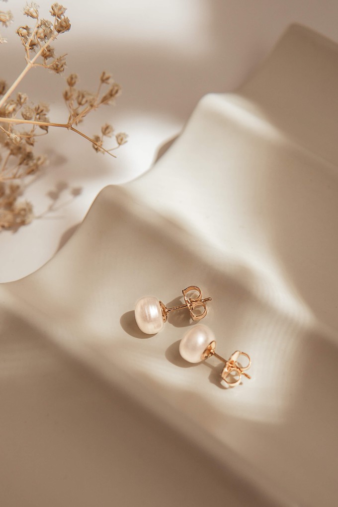 Jackie Pearl Earrings from GAÂLA