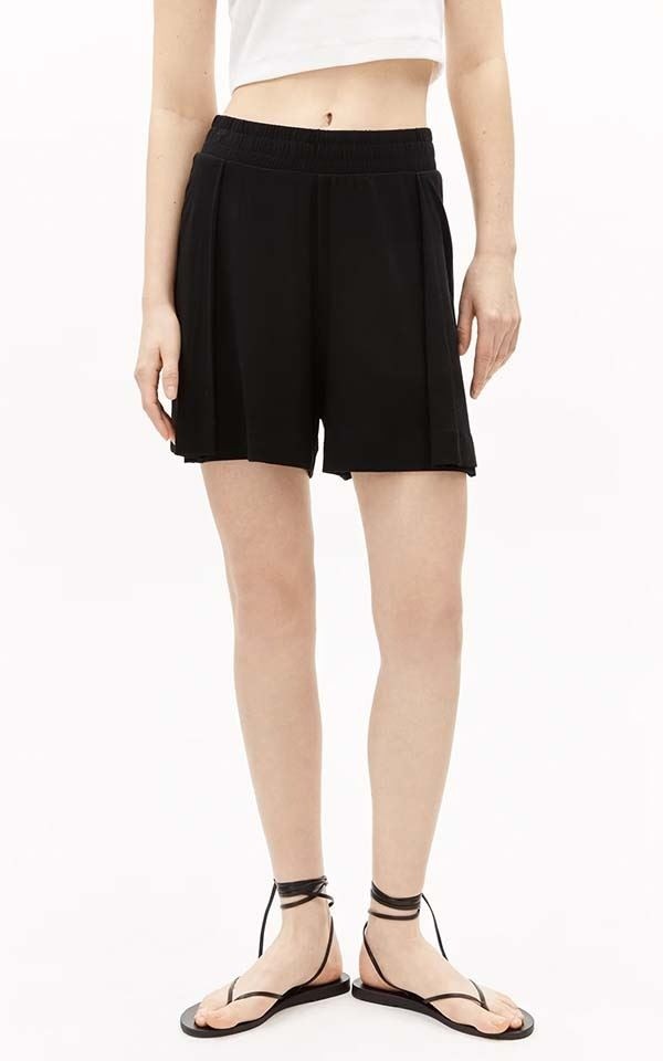 Shorts Aarezu from Het Faire Oosten