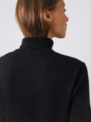 Turtleneck Jumper Women from Honest Basics