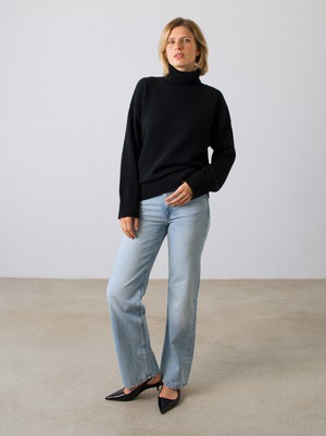 Chunky Turtleneck Women from Honest Basics