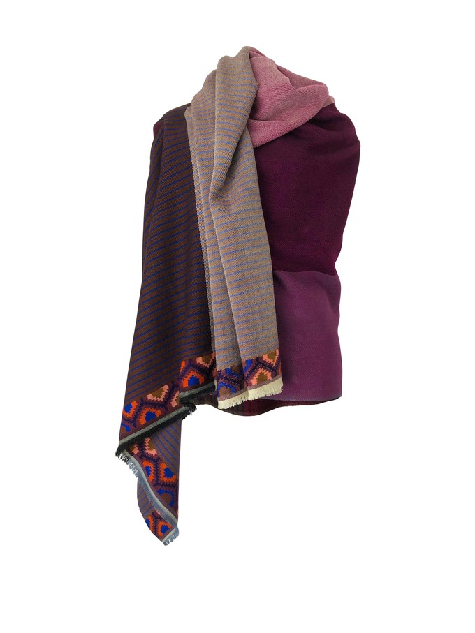 NEW! JULAHAS+ Light Wool Cape Fusion Plum from JULAHAS