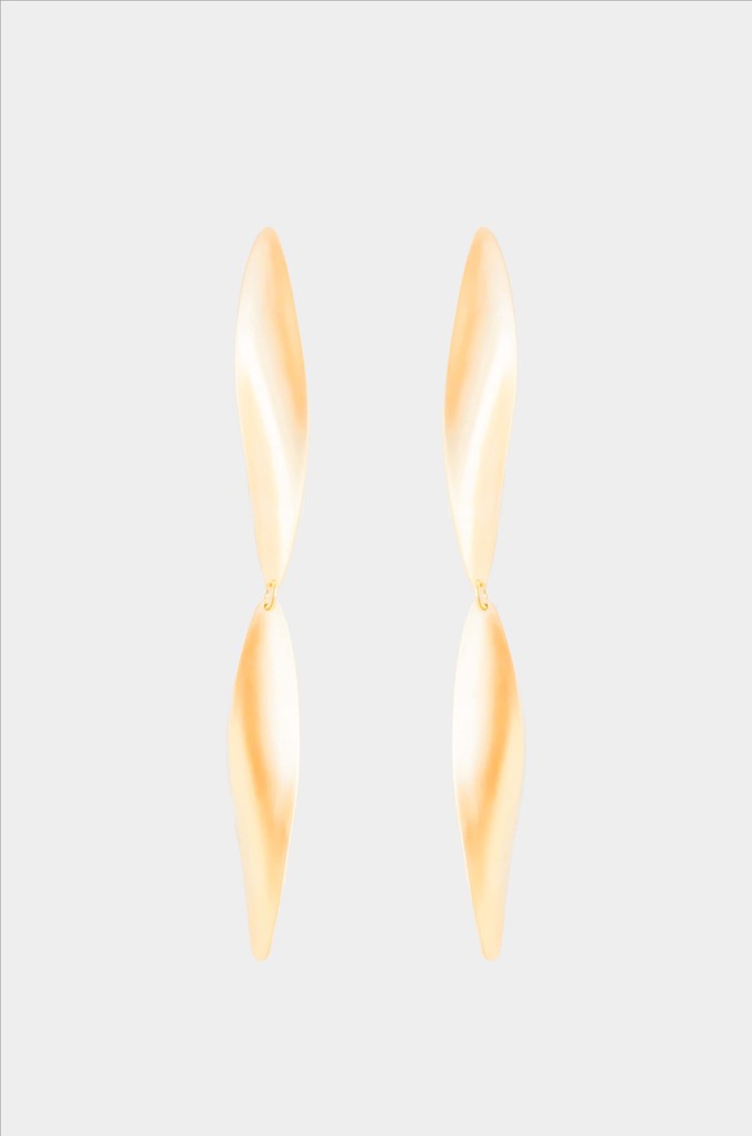 Swirling wind dangling earrings gold plated from Julia Otilia