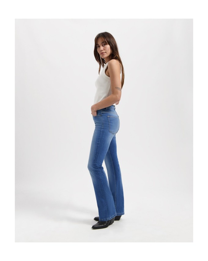 Zoe High Rise Bootcut Standard Blue from Kuyichi