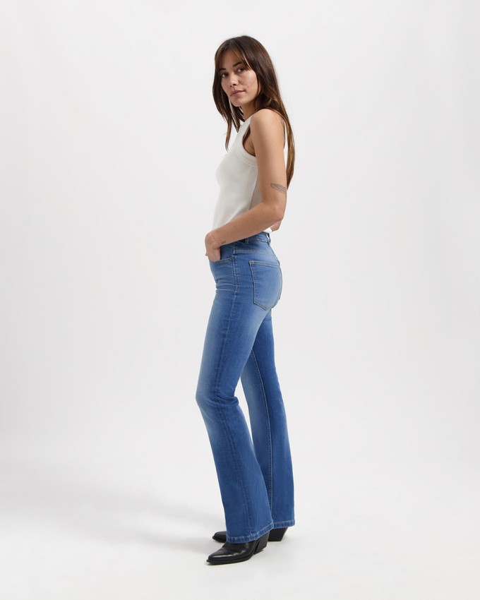 Zoe High Rise Bootcut Standard Blue from Kuyichi