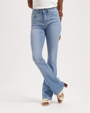 Zoe High Rise Bootcut Lucky Vintage from Kuyichi