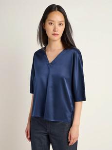 Silk blouse with V-neck via LANIUS