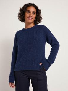 Raglan sweater via LANIUS