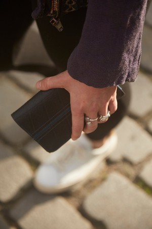 Upcycled Inner Tube Purse from Lost in Samsara