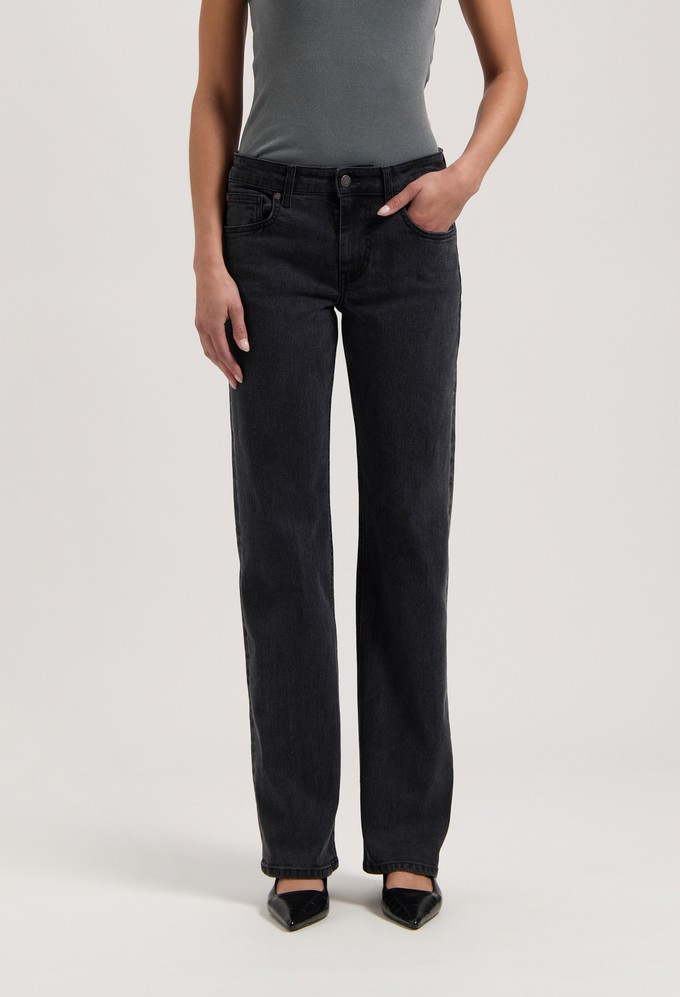 Carry Mid Straight - Black Vintage from Mud Jeans