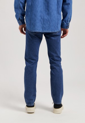 John Mid Straight - Medium Stone from Mud Jeans