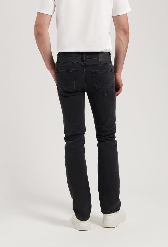 Bryce Mid Straight - Stone Black from Mud Jeans