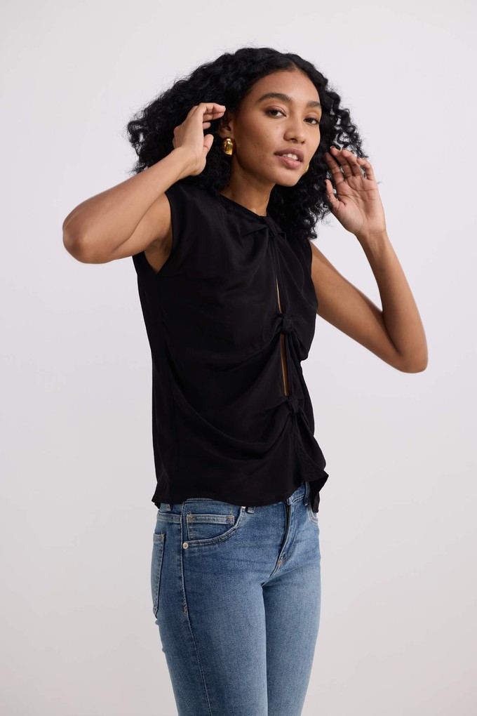 The Knot-so-Basic Top in Black from Reistor