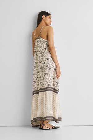 Flowy Maxi Dress in Black Florals from Reistor