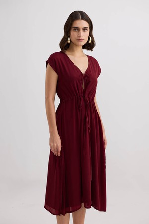 Deep V-neck Gathered Dress in Burgundy from Reistor