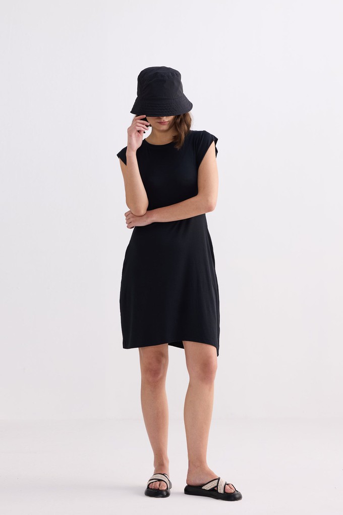 Muscle Tee Short Dress in Black from Reistor