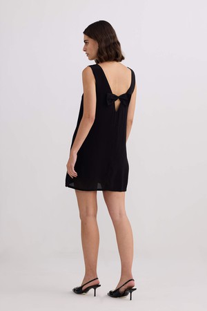 Midnight Muse V-neck Short Dress in Black from Reistor