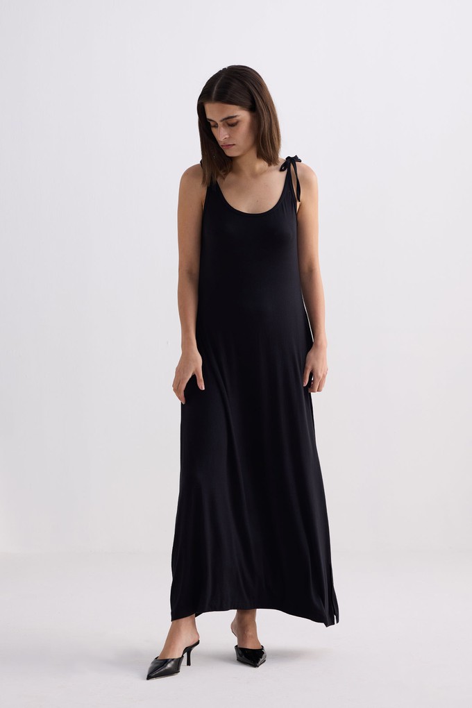 Tie-Detail Maxi Dress in Black from Reistor