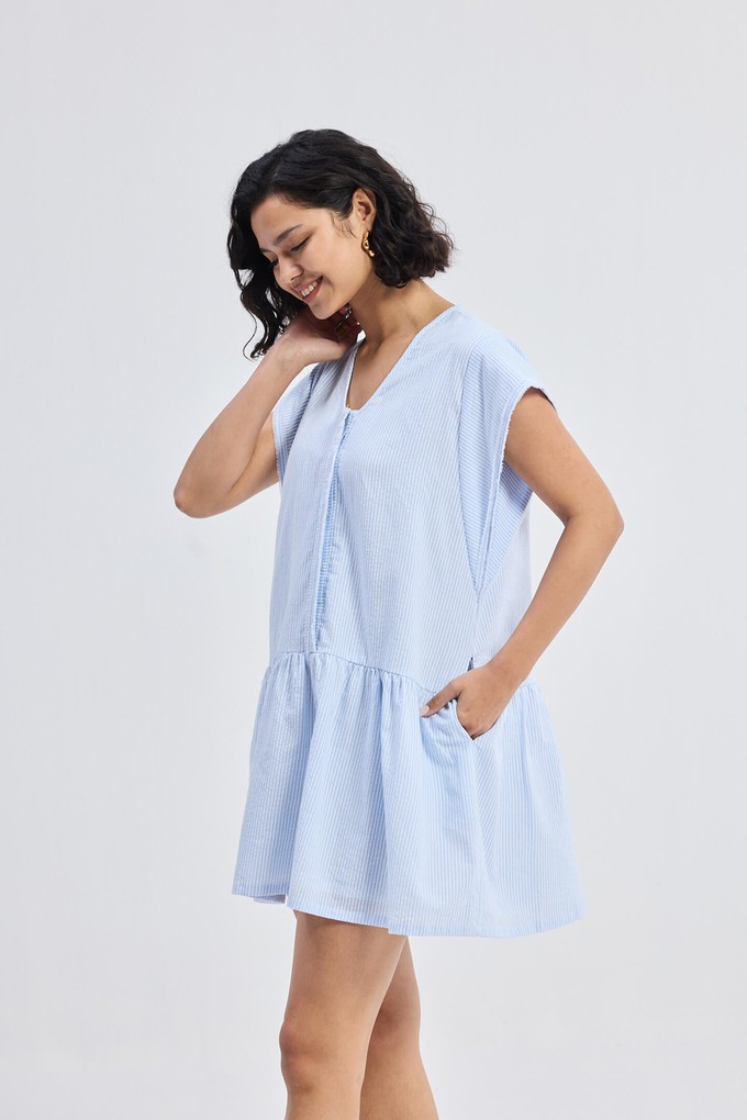 Oversized V neck Short Dress with Frayed Sleeves from Reistor