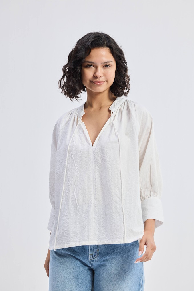 Relaxed Fit Top with Front-tie in White from Reistor