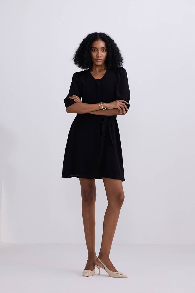 Short Black Dress with a Waist-tie in Black from Reistor