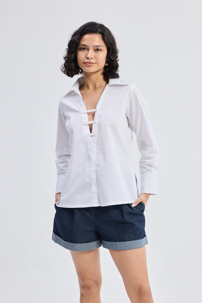 Crisp Details Button-down Shirt in White from Reistor