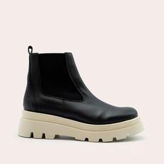 Chelsea Boots Noa Black via Shop Like You Give a Damn