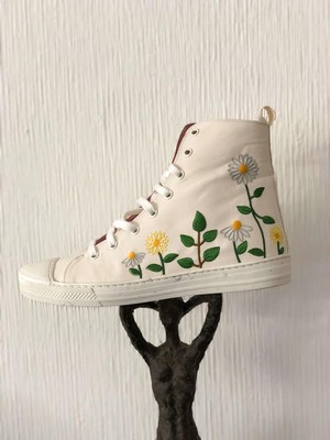 Sneakers Daisies' Garden White from Shop Like You Give a Damn