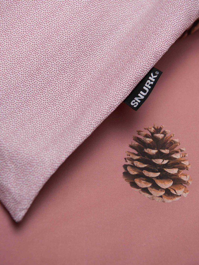 Pinecones Dusty Rose kussensloop from SNURK