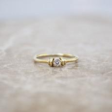 Swirl diamond ring - Gold 14k & Diamond via Solitude the Label