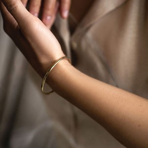 Oval Bangle - Gold 14k from Solitude the Label