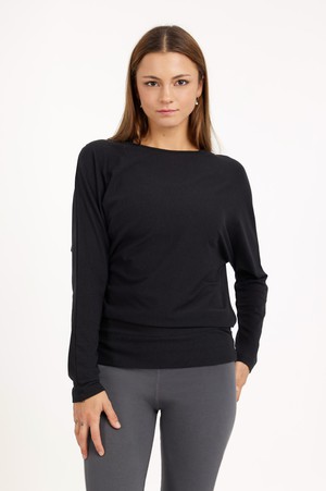 Budhi Longsleeve Yoga Top – Urban Black from Urban Goddess