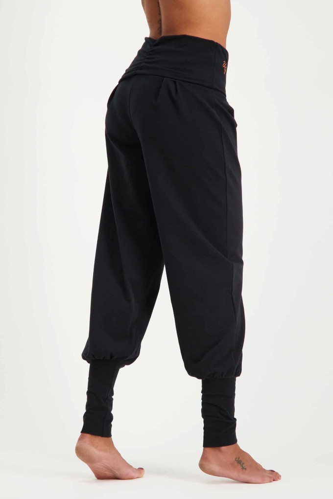 Devi Yoga Pants – Urban Black from Urban Goddess